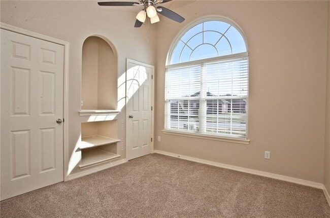 Building Photo - 3004 SW Camden Dr