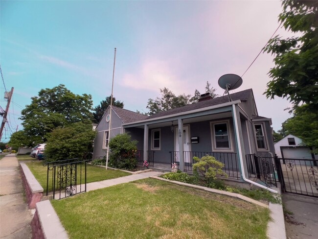 Building Photo - 109 L St