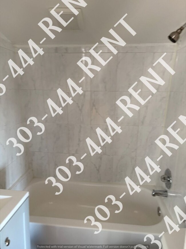 Building Photo - 10625