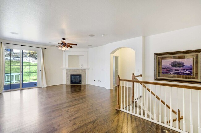 Building Photo - D20 5bdrm Home on Quiet Street in North Co...