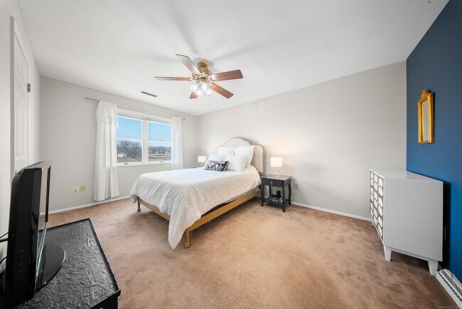 Building Photo - 83 Carriage Dr