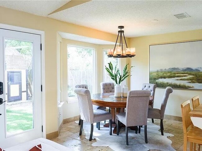 Building Photo - 5809 Avery Island Ave