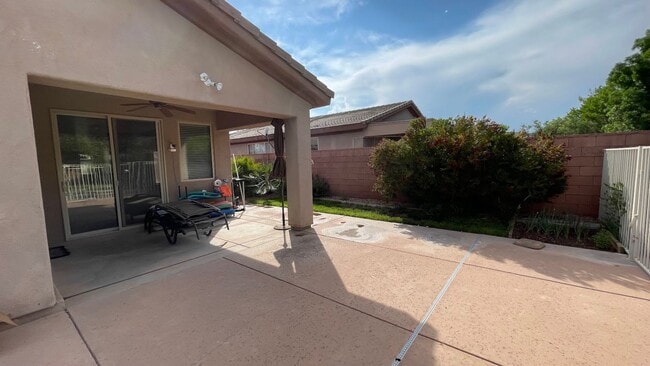 Building Photo - Beautiful 3 Bedroom Home in Coral Canyon!