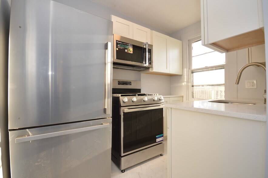 Building Photo - 113 Meade Ave