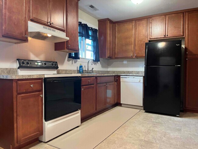 Building Photo - 309 Tareyton Ln