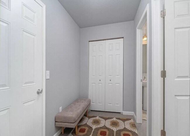 Building Photo - Newer 4 Bedroom Condo in Tiburon for Lease!