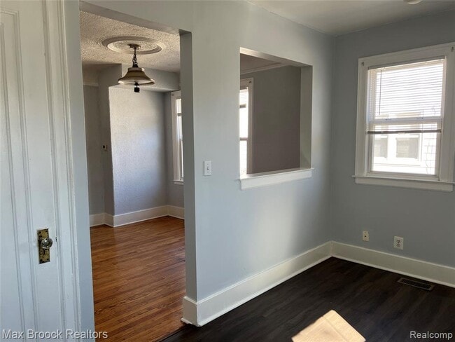 Building Photo - 1265 Franklin Rd