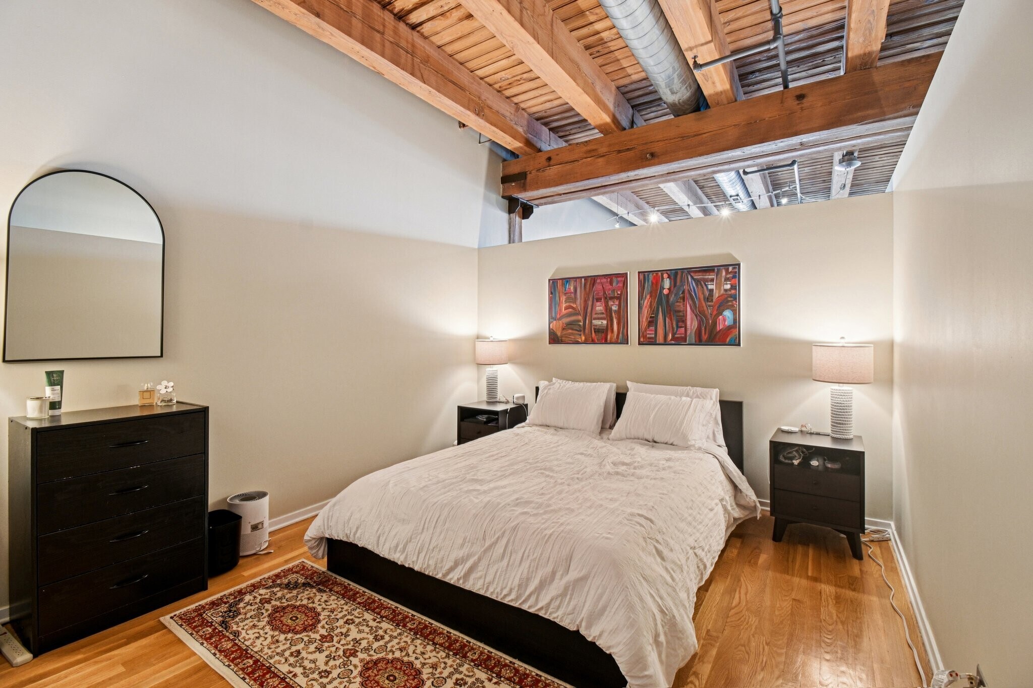 Building Photo - 333 S Desplaines St