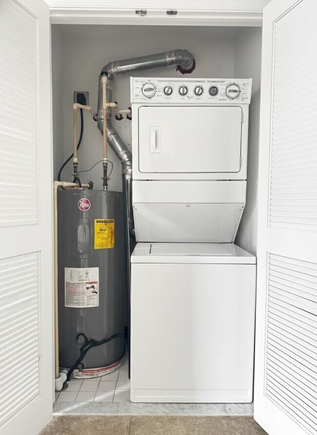 Building Photo - 190 Culver Ave