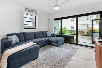 Building Photo - 600 Neapolitan Way