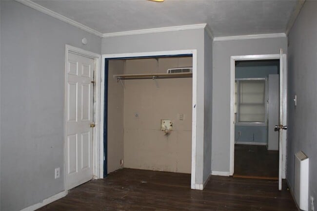 Building Photo - 1203 Walger Ave