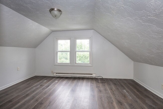 Building Photo - 3333 Desota Ave