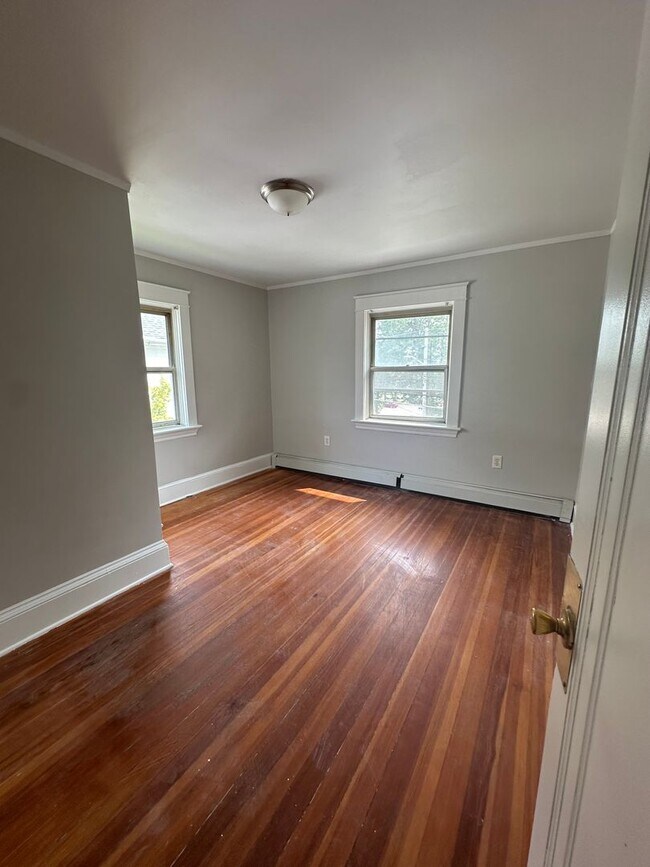 Building Photo - 701 Smith St