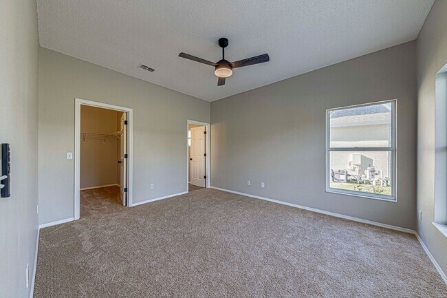 Building Photo - 745 Jaybee Ave