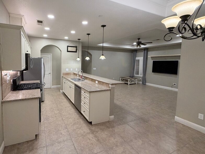 Open Concept - Great Room/Kitchen/Dining - 533 St Julien Dr