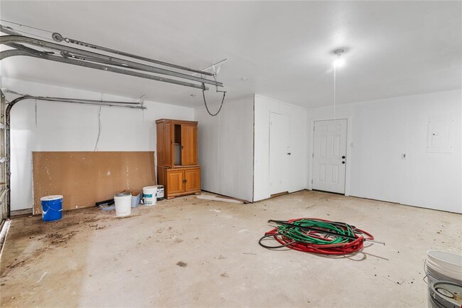 Building Photo - 36622 Tompkins Rd