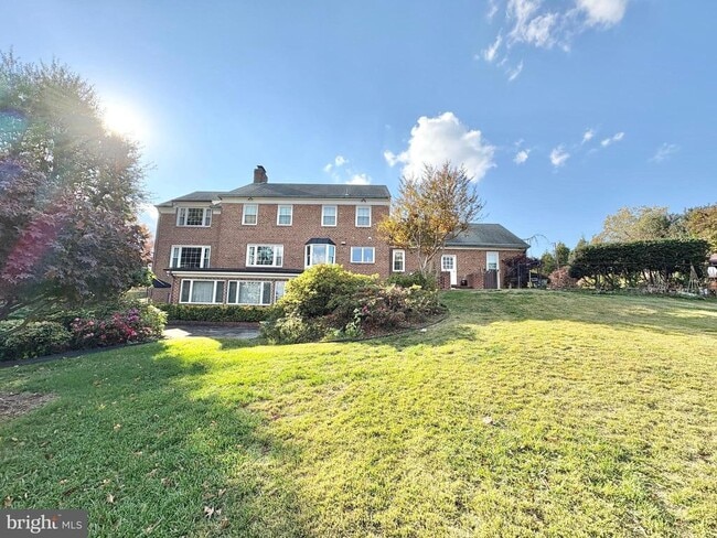 Building Photo - 513 Cathedral Dr