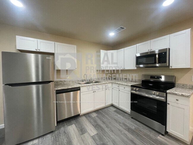 Primary Photo - 308 S Third Street-Apartment 3