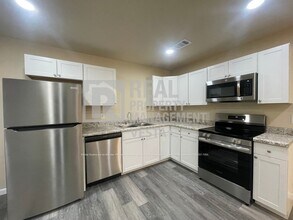 Building Photo - 308 S Third Street-Apartment 3