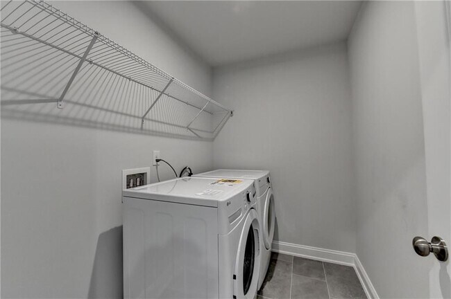 Building Photo - 400 Renwood Trl