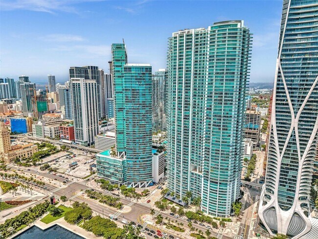 Building Photo - 900 Biscayne Blvd