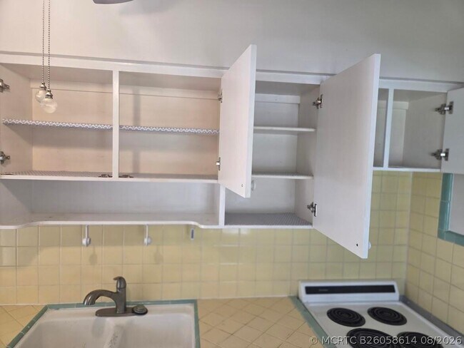 Building Photo - 1152 Bayview Dr