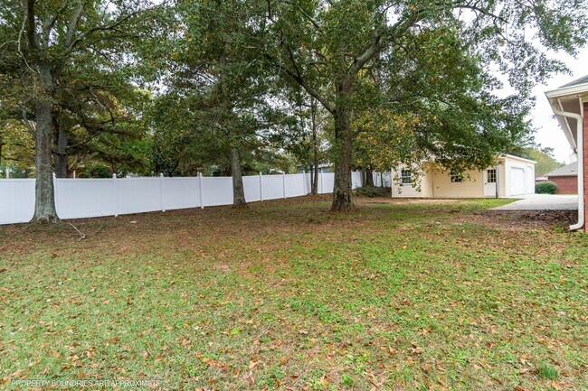 Building Photo - 102 Bordeaux Ln