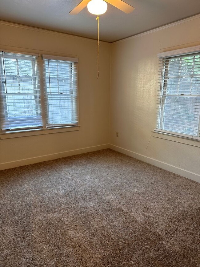 Building Photo - Charming House Located Steps From UCD