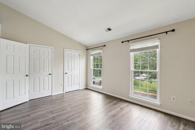 Building Photo - 7191 Fairfield Ct