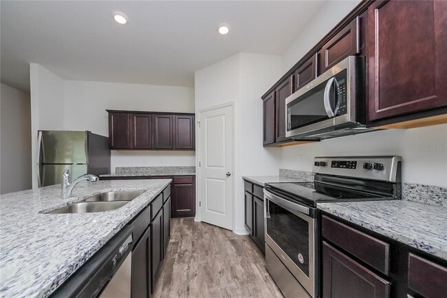 Building Photo - 142 Hidden Lk Lp