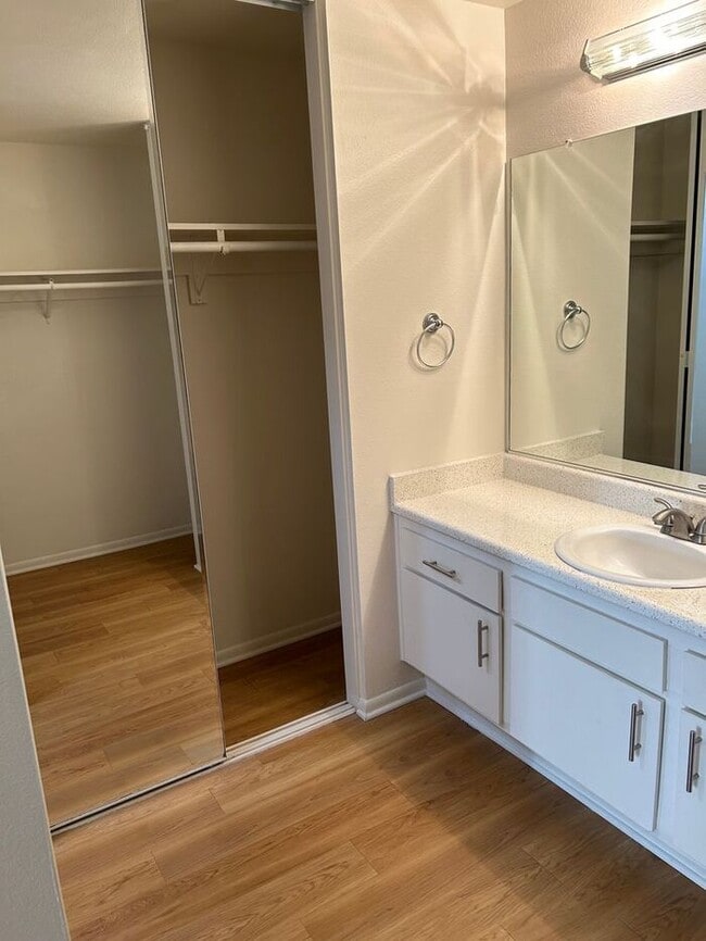 Building Photo - GREAT 1BD 1BA CONDO FOR LEASE!