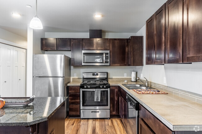 Building Photo - Escena Apartments