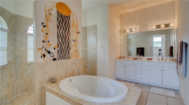 Building Photo - 1924 Savona Pkwy