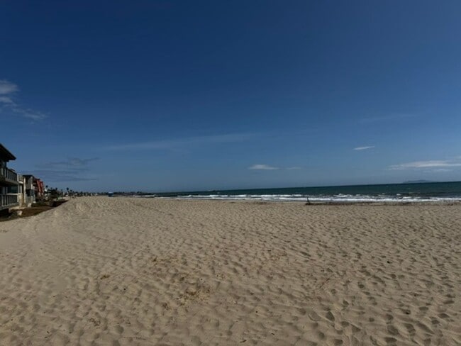 Building Photo - 2 Bedroom Beach cottage in Ventura