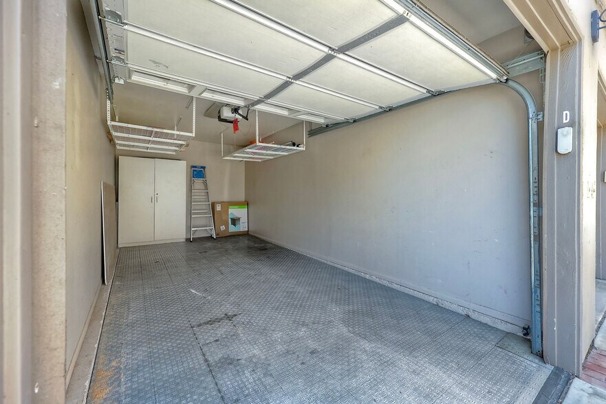 Building Photo - 1128 Tait St