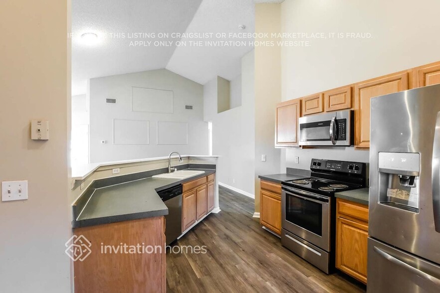 Building Photo - 2880 NW 68th Ln