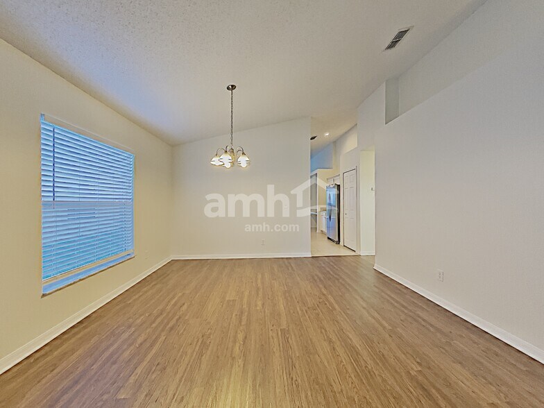 Building Photo - 1066 Bluegrass Dr