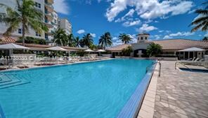 Building Photo - 20000 E Country Club Dr