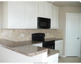 Building Photo - 2800 Horseback Dr