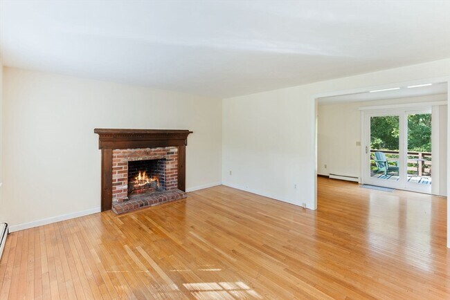 Building Photo - 49 Bramblebush Dr