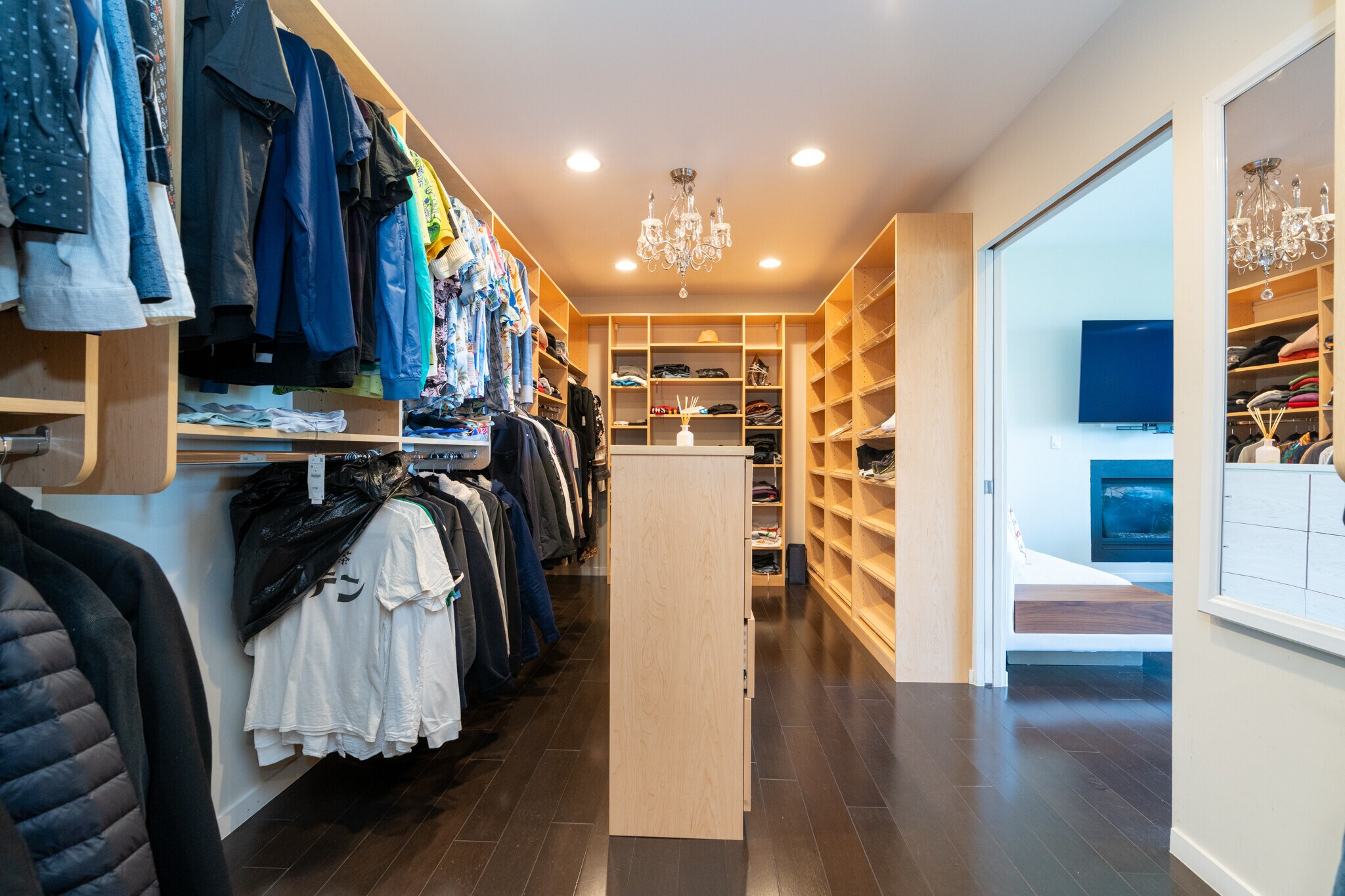 Building Photo - 3865 Buena Park Dr