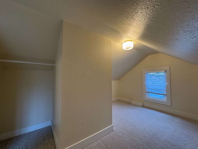 Building Photo - Cute 2-bedroom in Portsmouth Neighborhood / Close to University of Portland