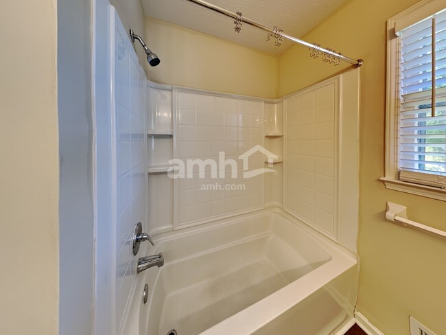 Building Photo - 5157 Parkview Ct SW