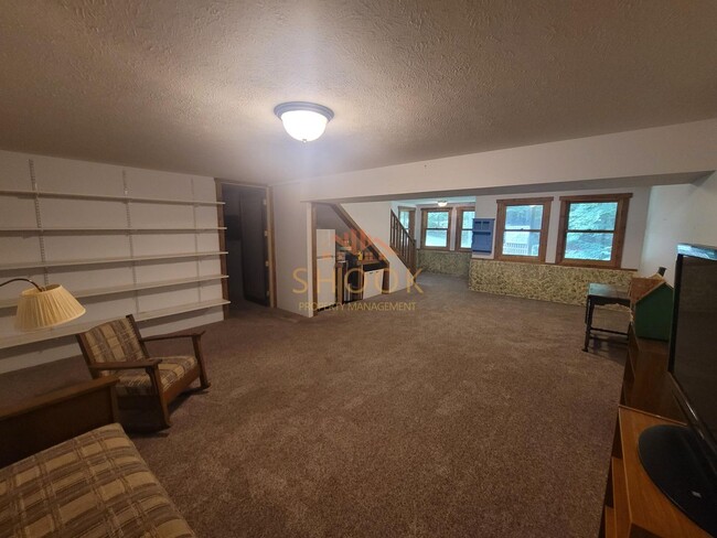 Building Photo - A Little Piece of Tennessee! Your Private Wooded Home!