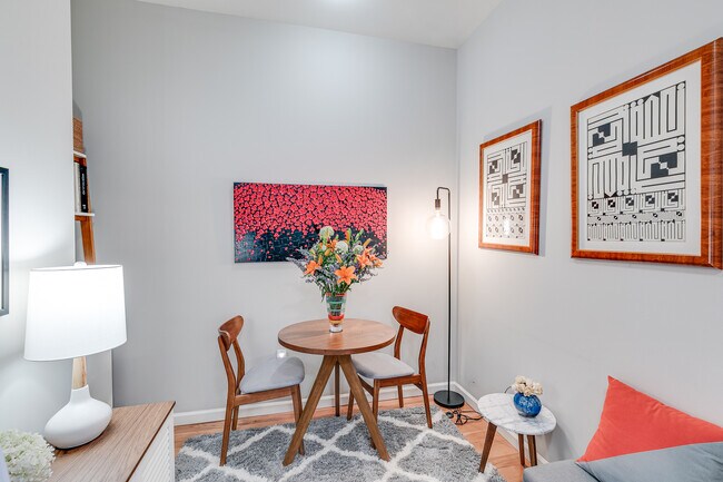 Building Photo - 1425 Locust St