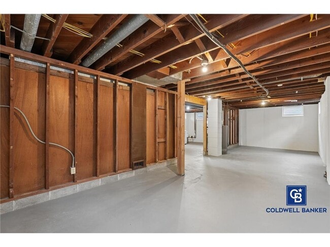 Building Photo - 1444 Ames Ave E