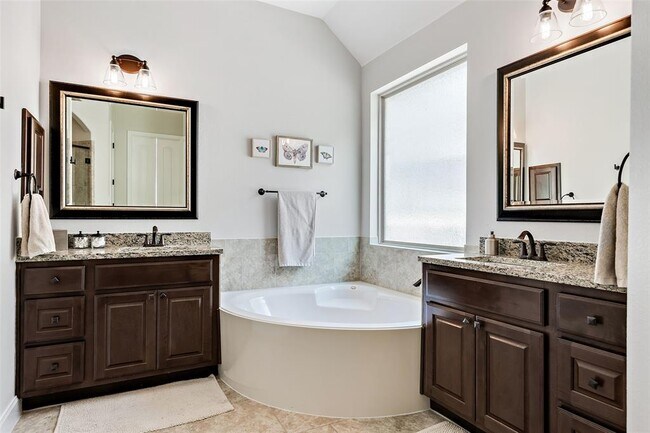 Building Photo - 106 Maxwell Way