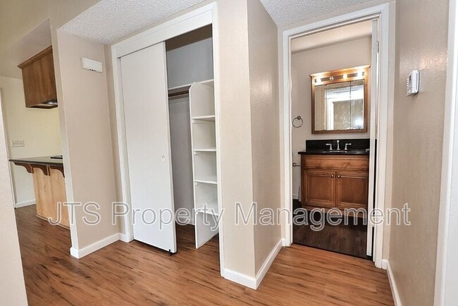 Building Photo - 8856 N Winding Way