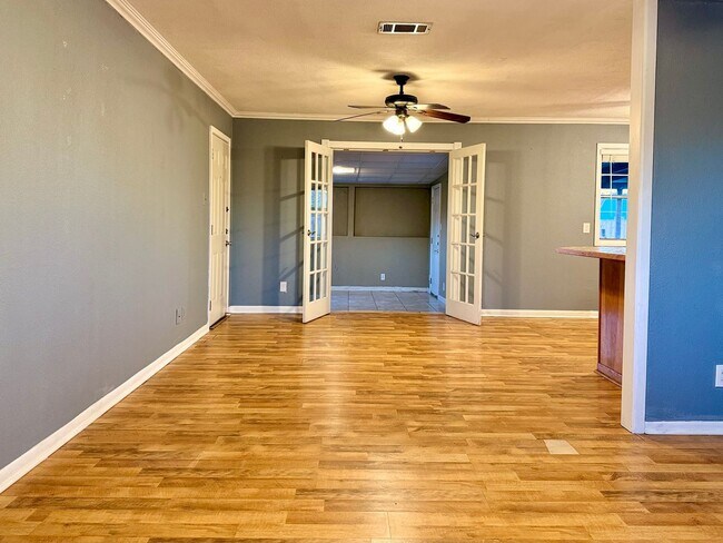 Building Photo - For Rent