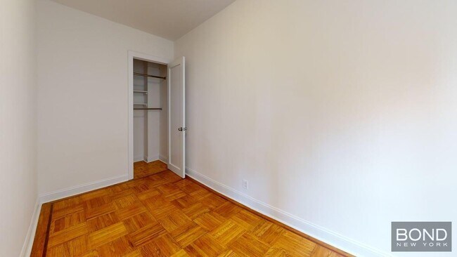 Building Photo - 147 E 72nd St